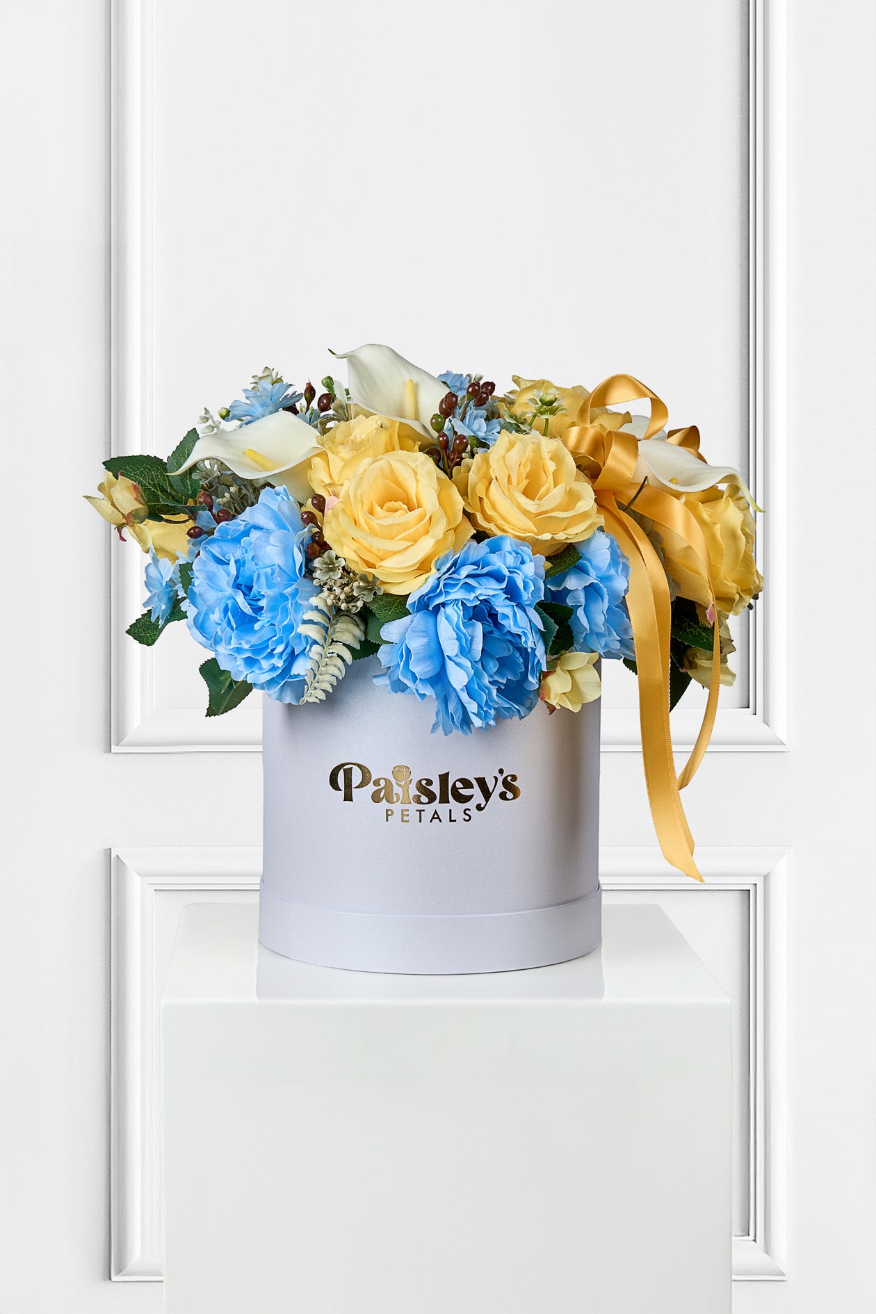 Oh boy! Luxe Silk Petal Box: Joyful Blues and Yellows for Every Occasion
